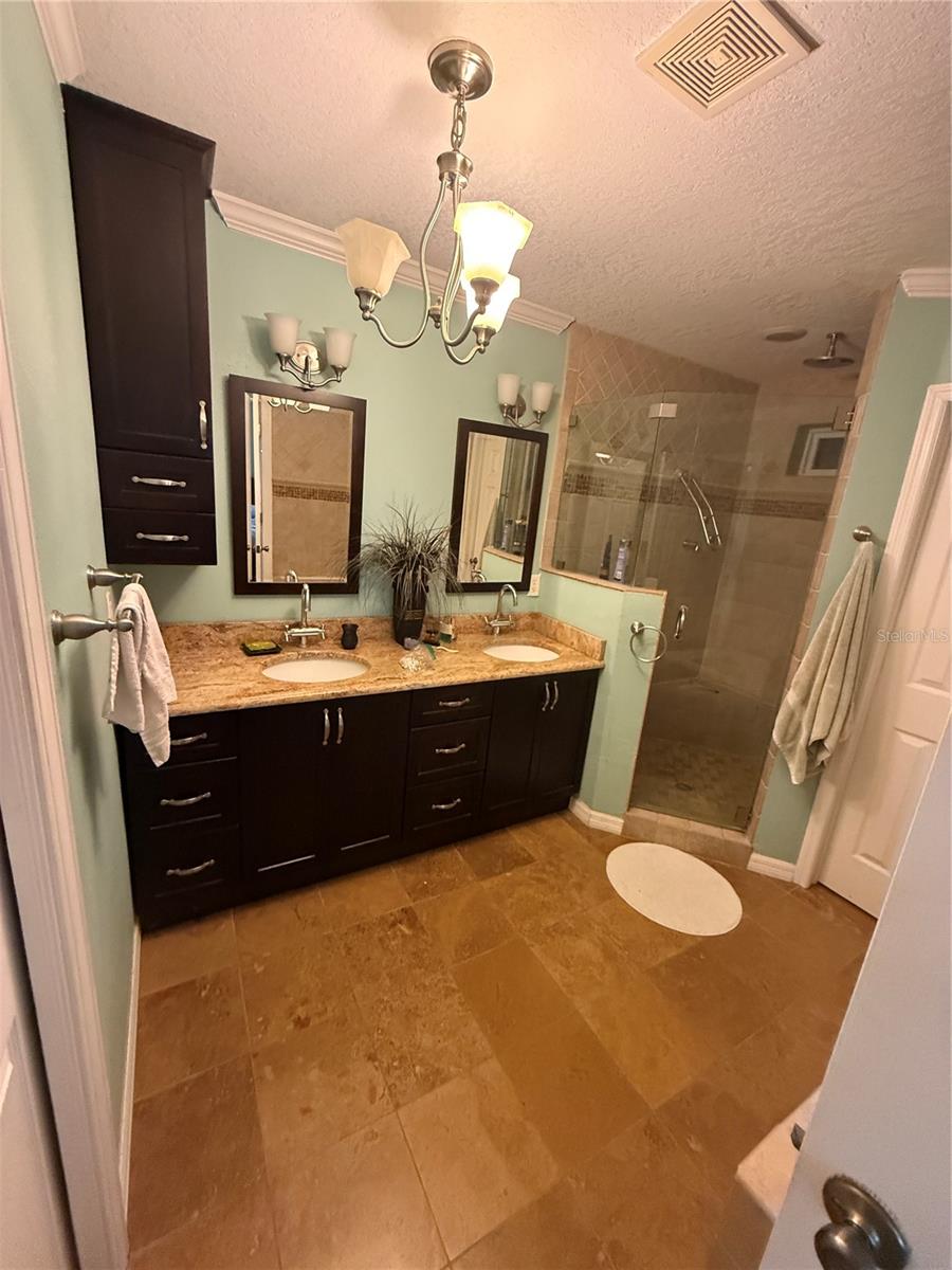 471 W DAVIS BLVD, TAMPA, FL, 33606