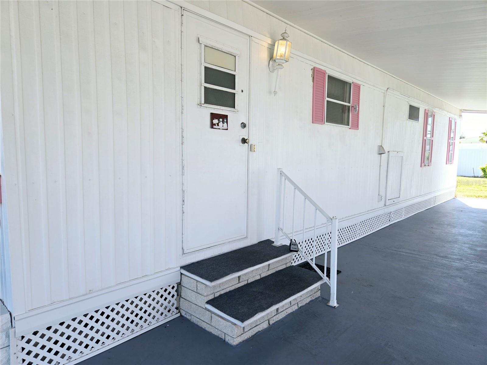 TB8355393 Property Photo