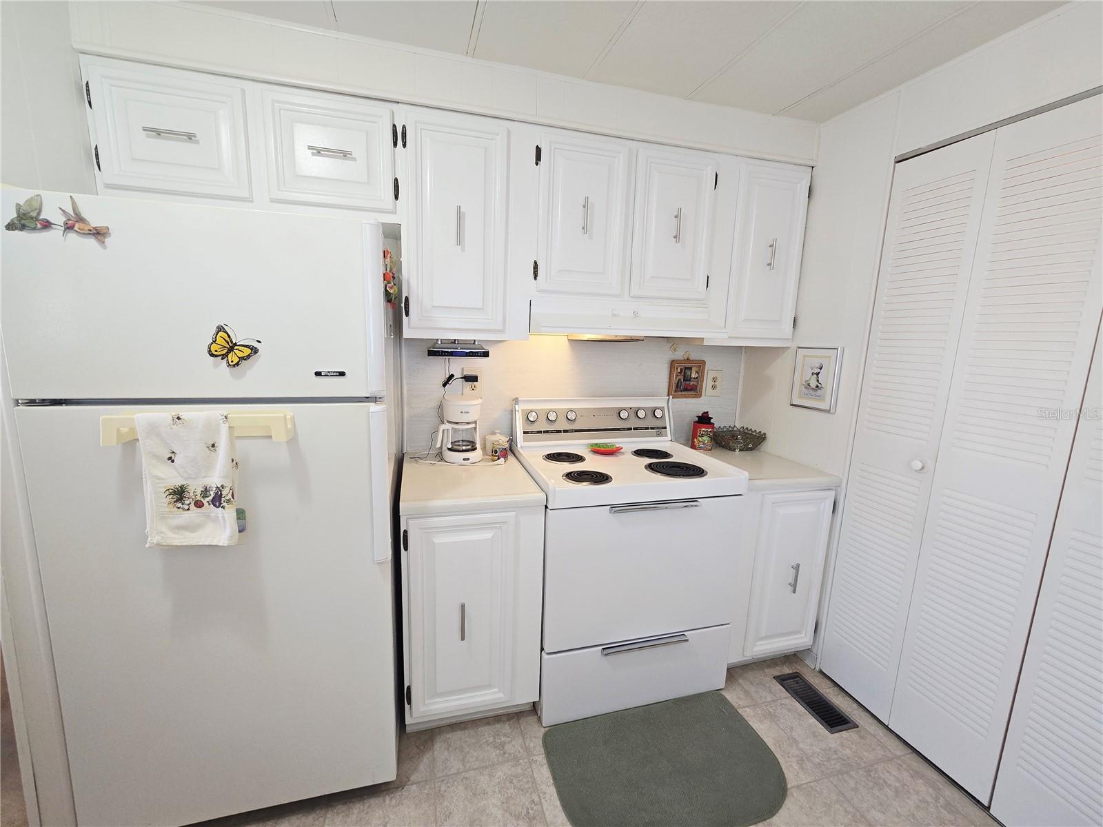 TB8355393 Property Photo