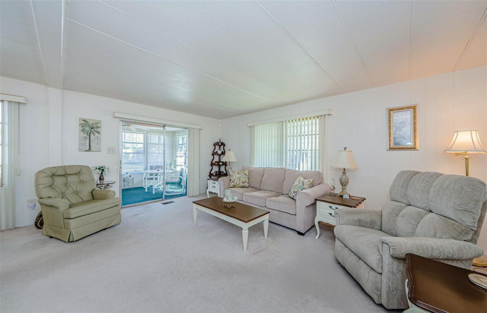 TB8355393 Property Photo