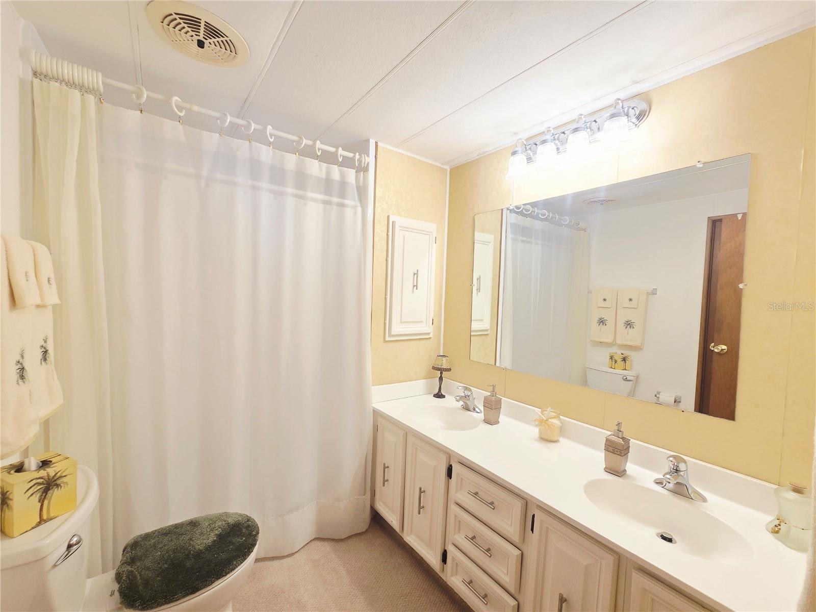 TB8355393 Property Photo