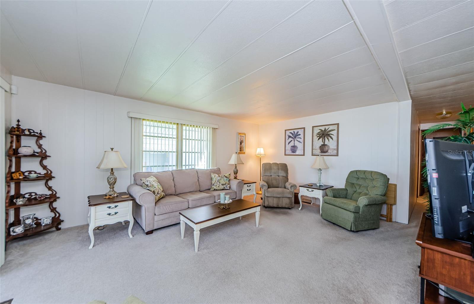 TB8355393 Property Photo