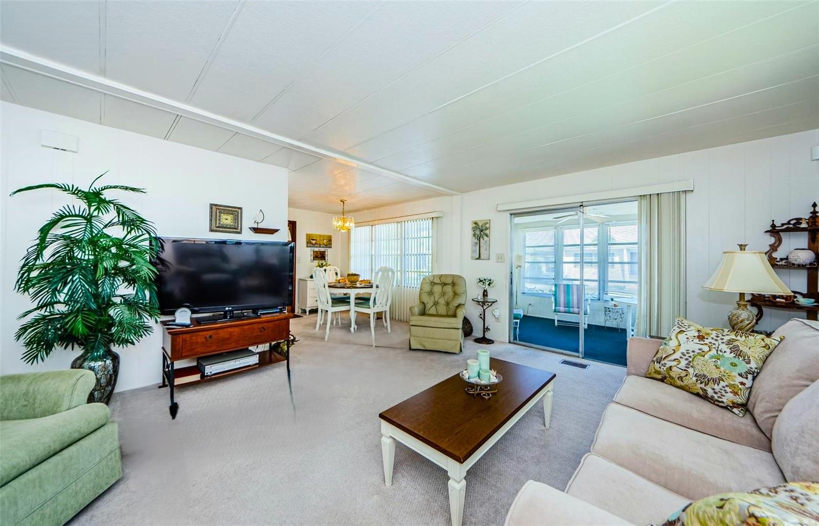 TB8355393 Property Photo