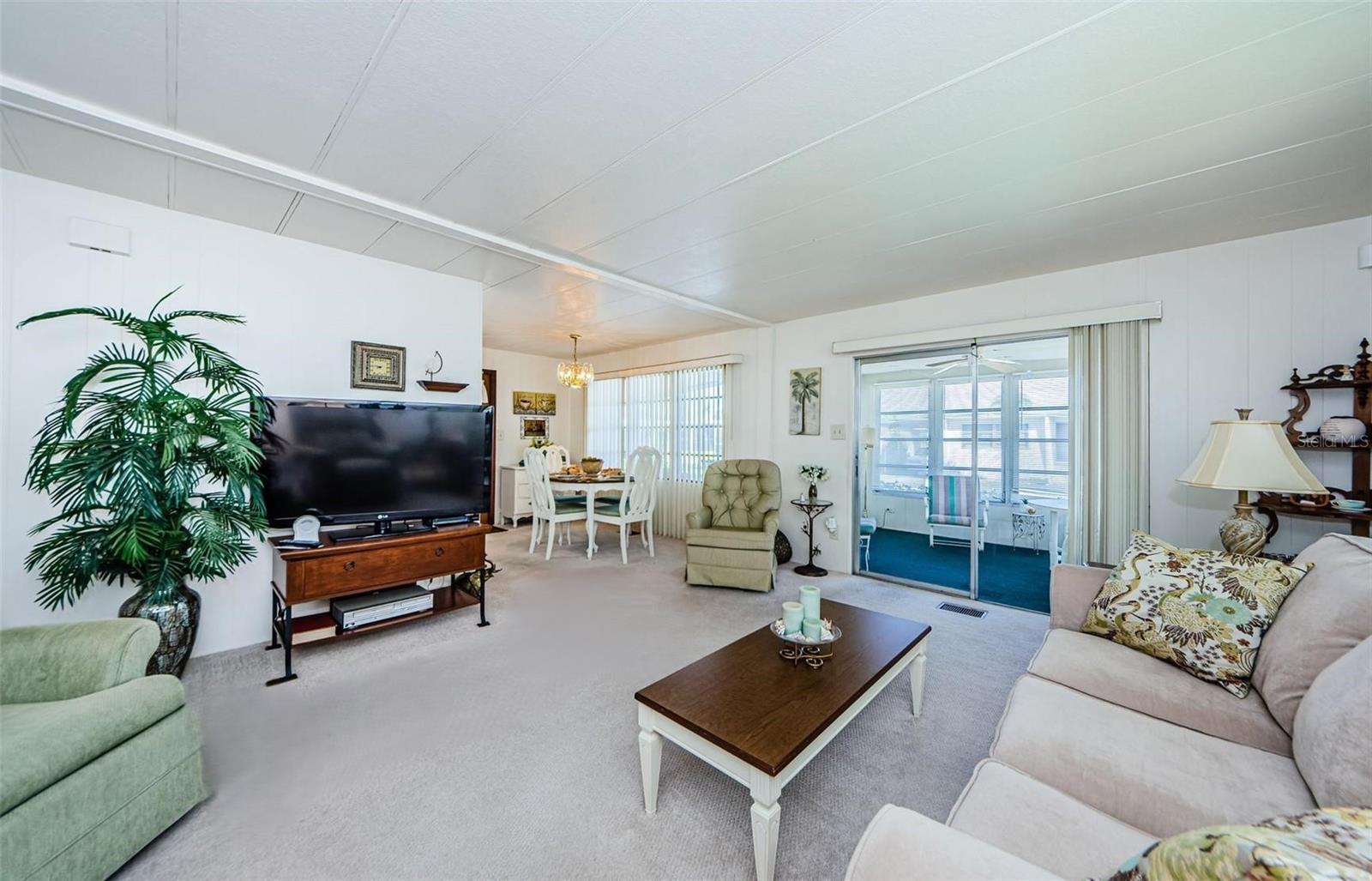 TB8355393 Property Photo