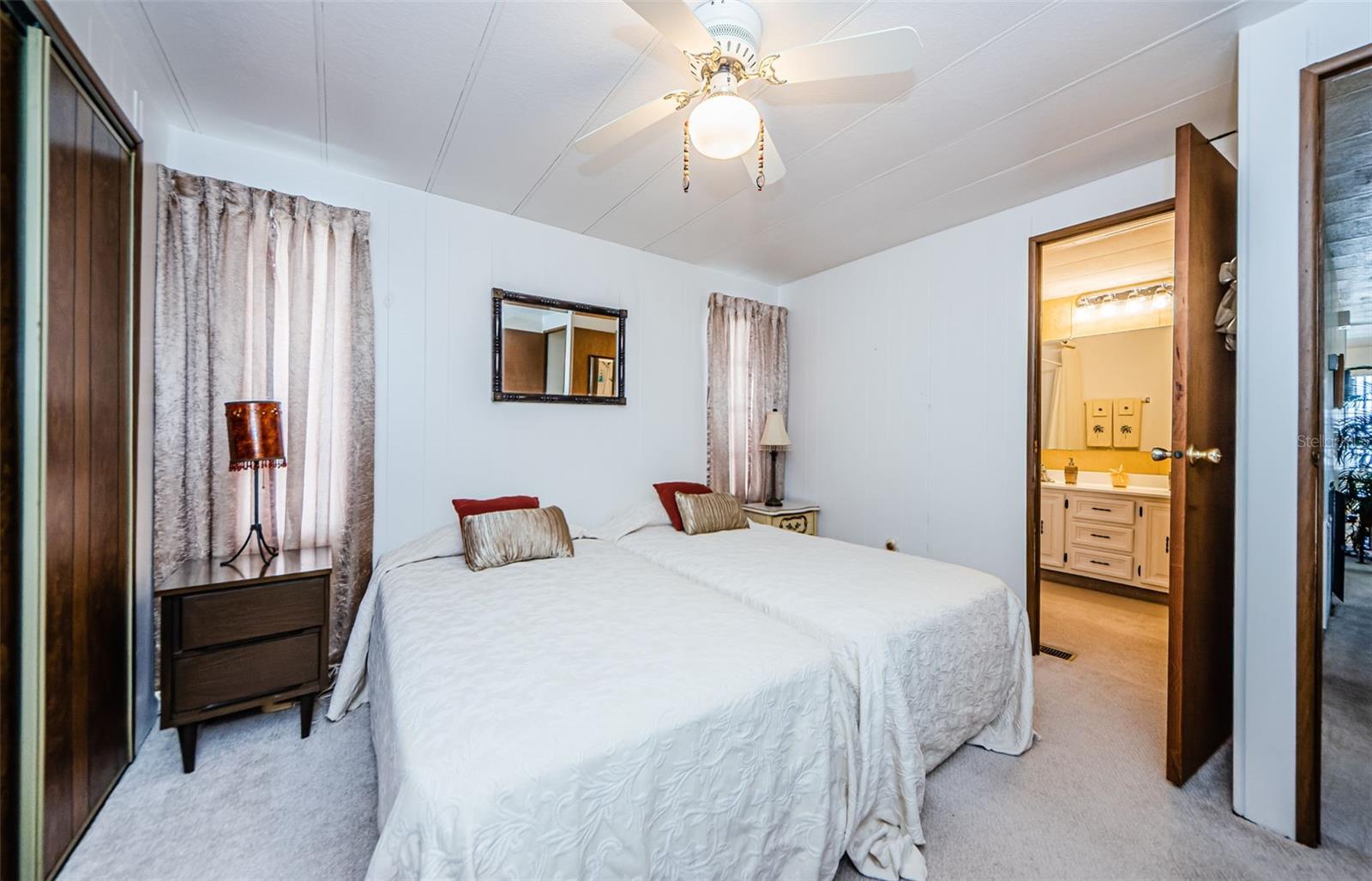 TB8355393 Property Photo