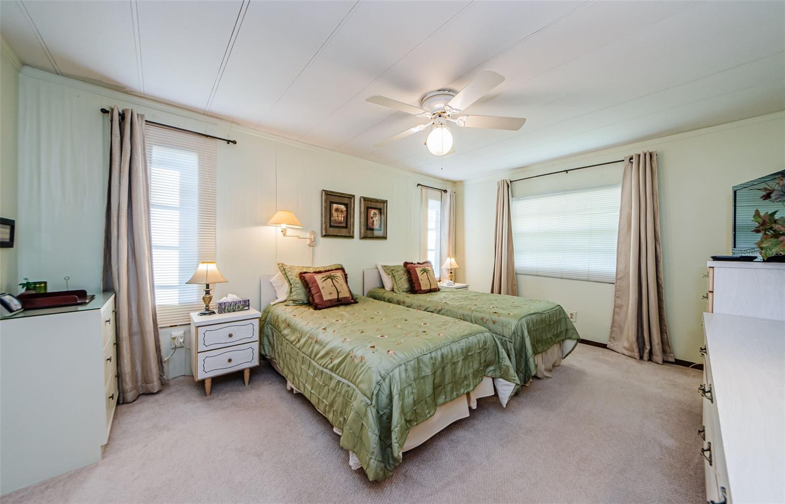 TB8355393 Property Photo