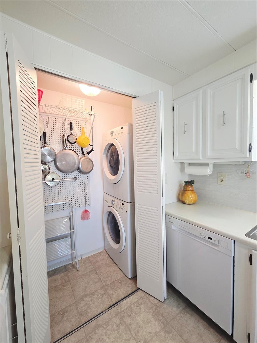 TB8355393 Property Photo