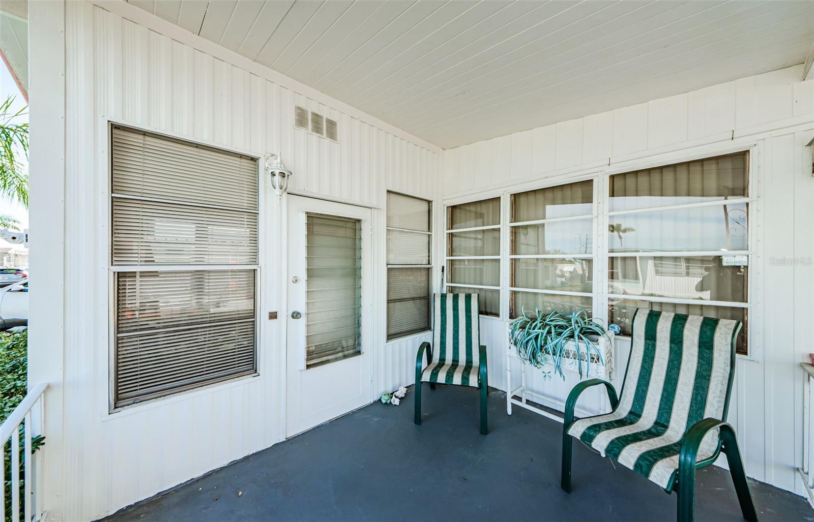 TB8355393 Property Photo