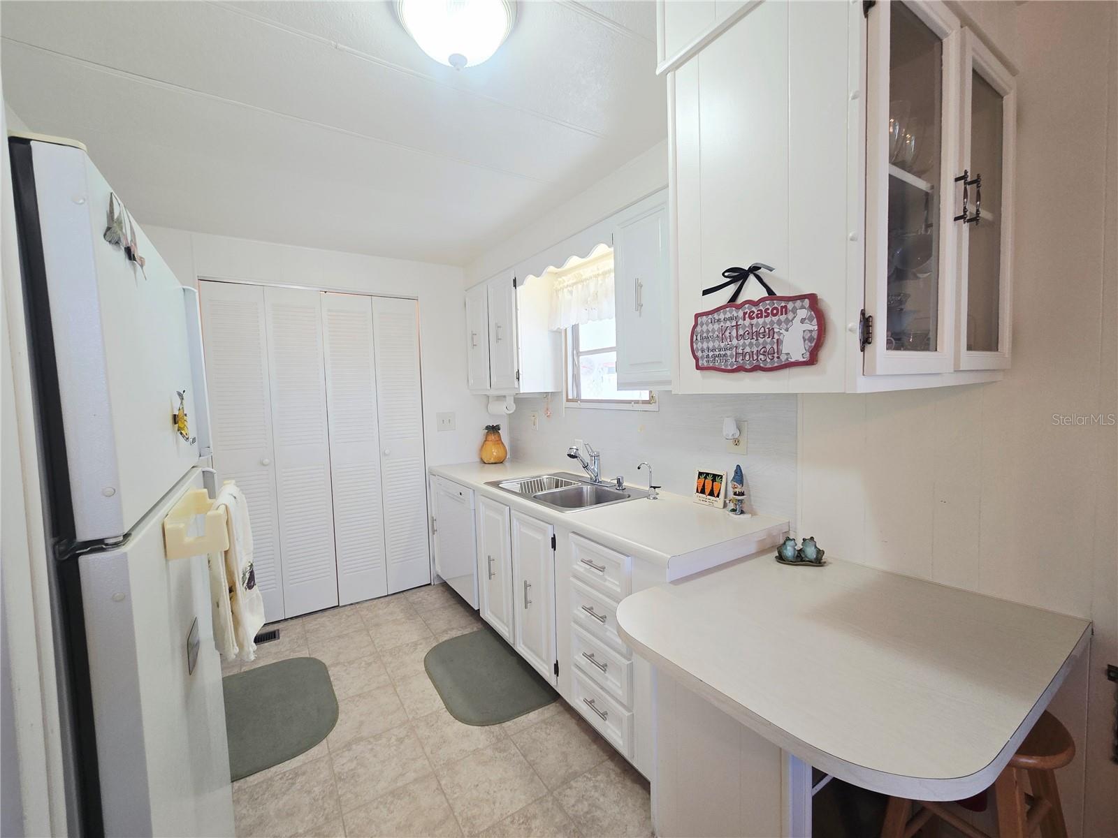 TB8355393 Property Photo