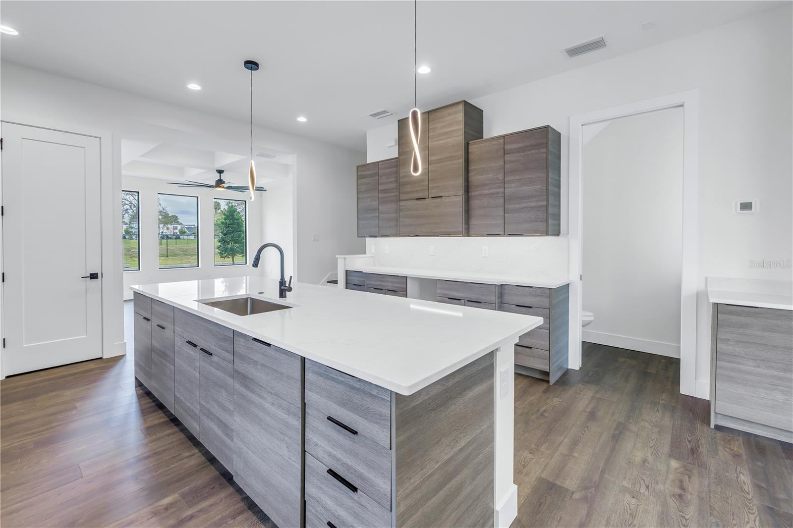 2810 N MASSACHUSETTS AVE, TAMPA, FL, 33602