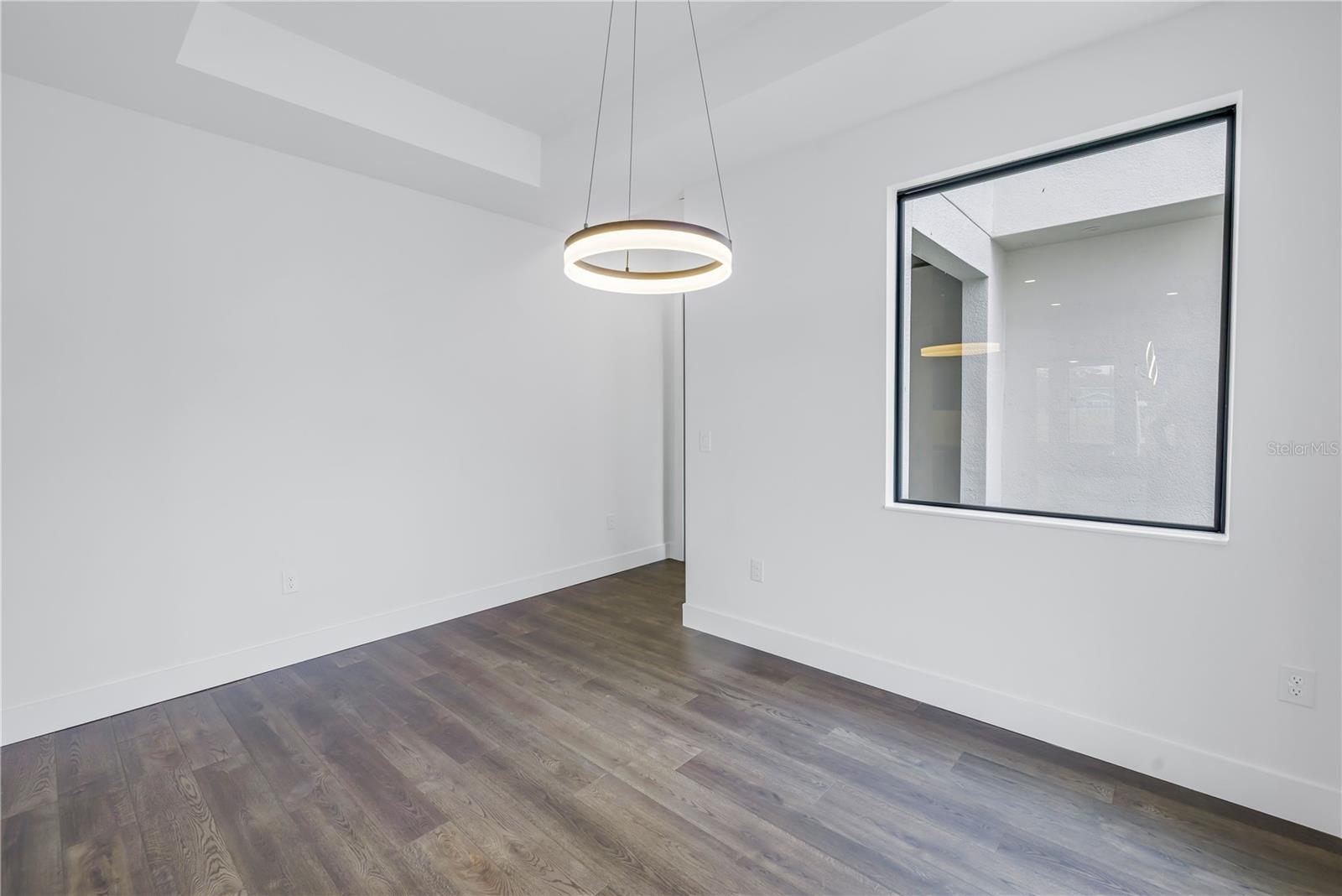 2810 N MASSACHUSETTS AVE, TAMPA, FL, 33602