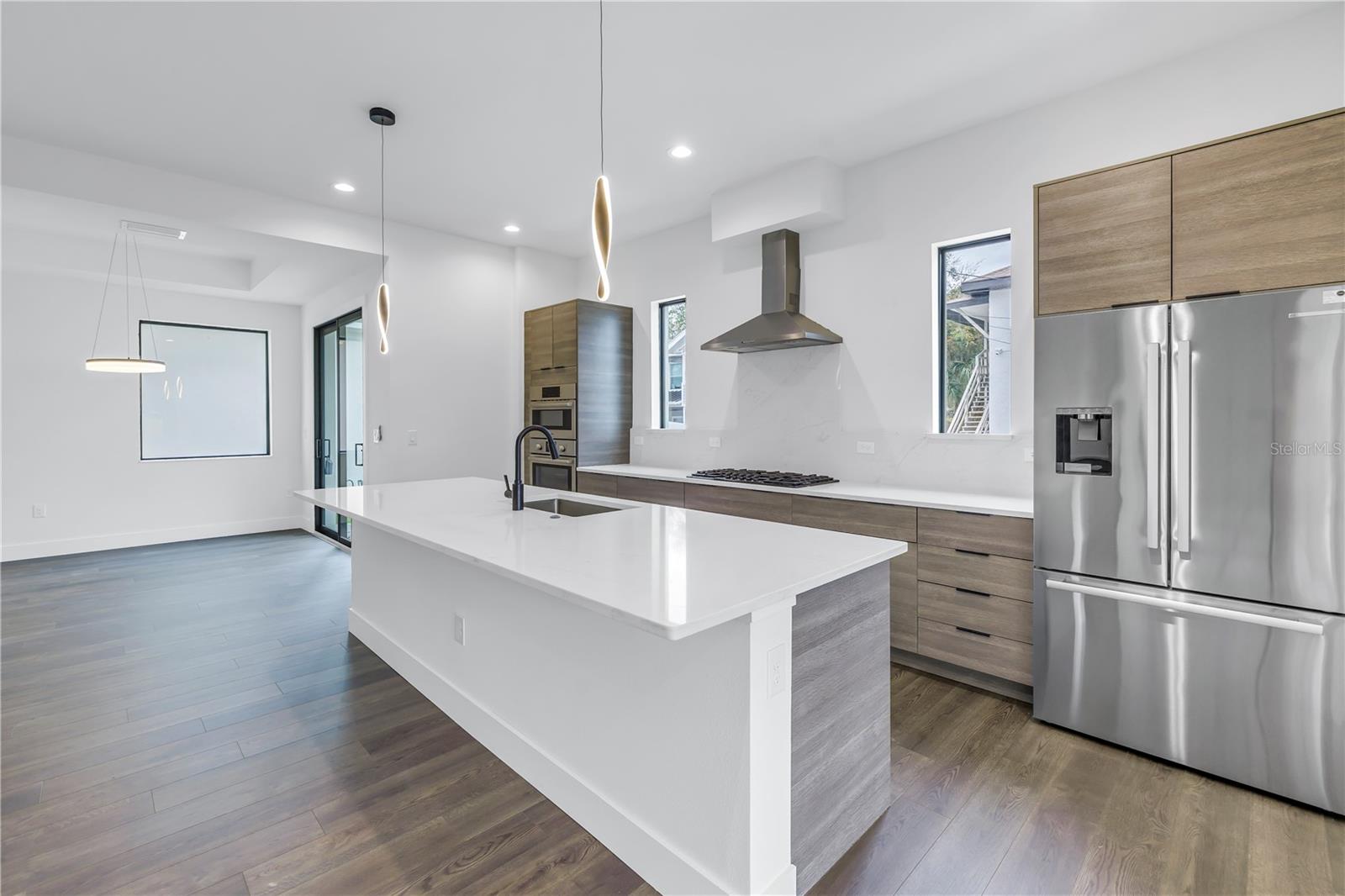 2810 N MASSACHUSETTS AVE, TAMPA, FL, 33602