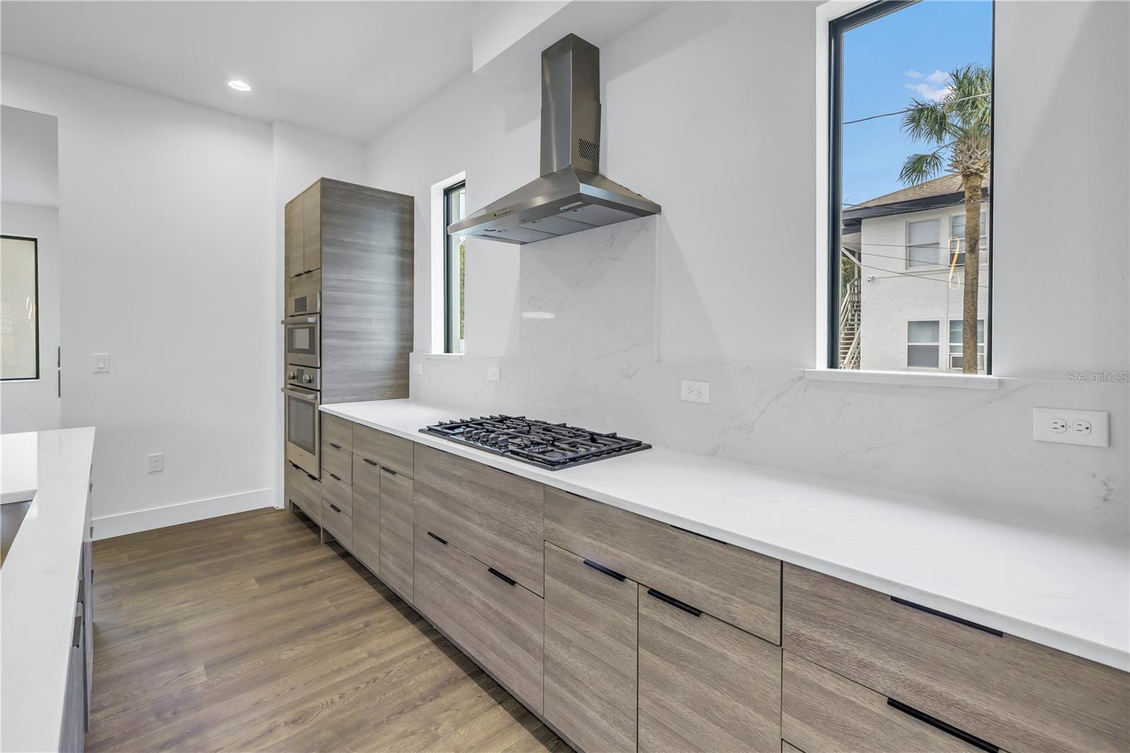2810 N MASSACHUSETTS AVE, TAMPA, FL, 33602