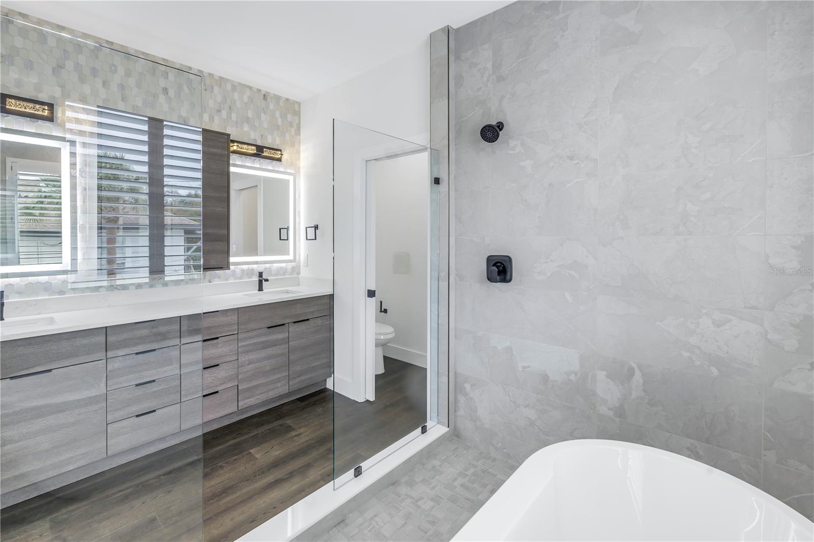 2810 N MASSACHUSETTS AVE, TAMPA, FL, 33602