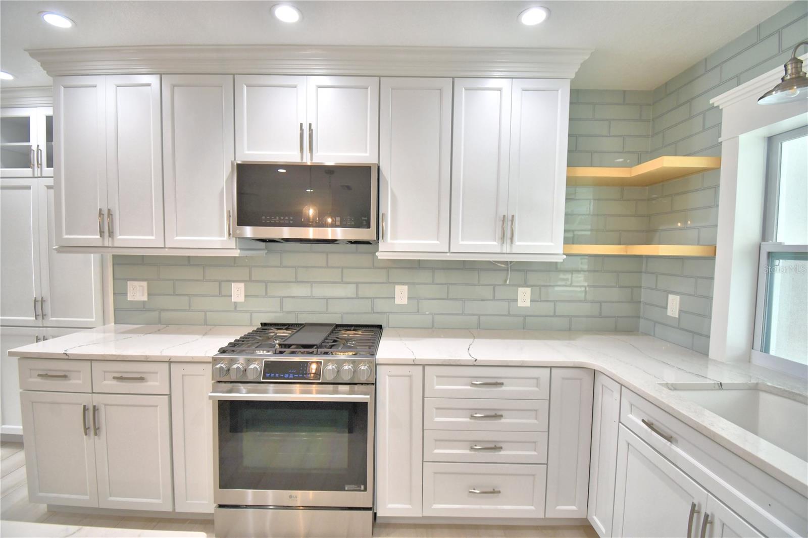 1390 86TH TER N, ST PETERSBURG, FL, 33702