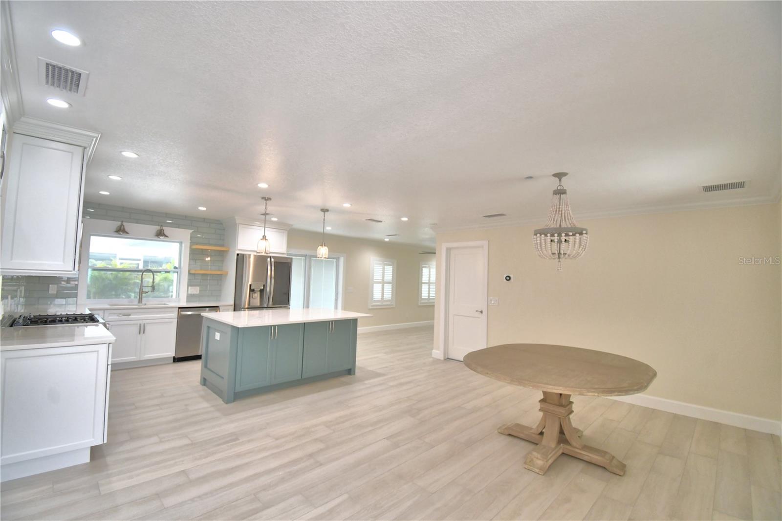 1390 86TH TER N, ST PETERSBURG, FL, 33702