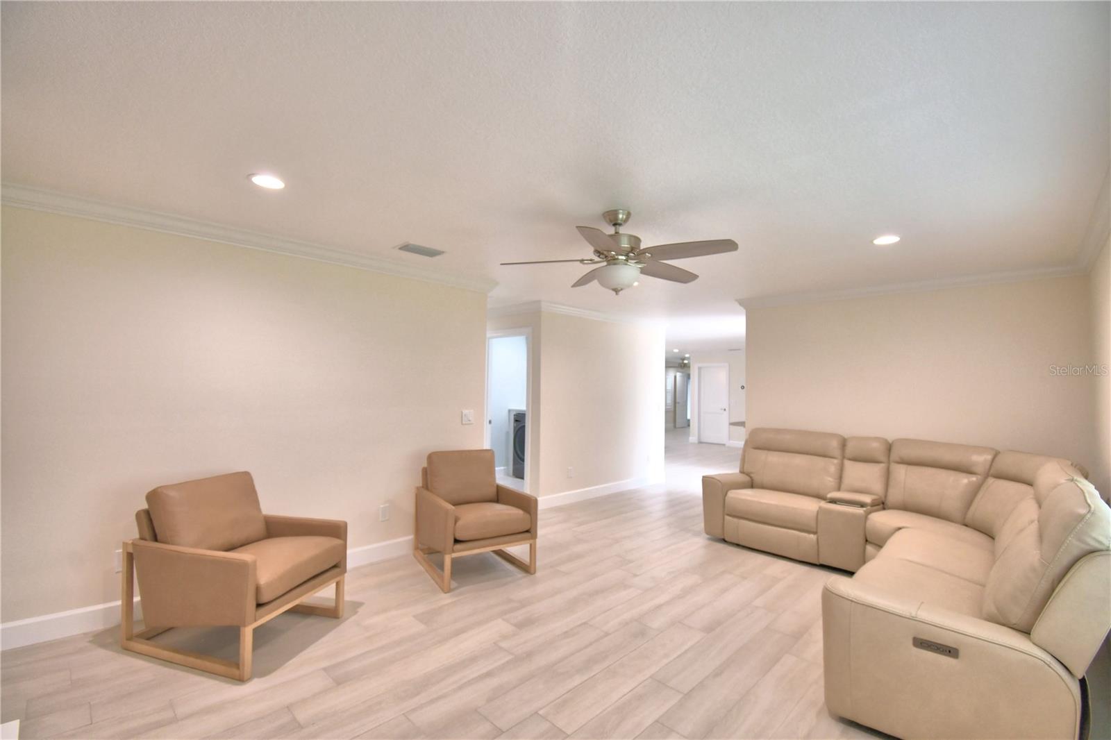 1390 86TH TER N, ST PETERSBURG, FL, 33702