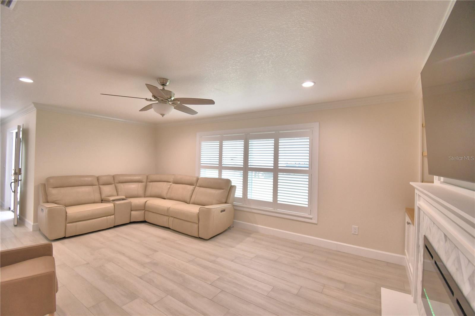 1390 86TH TER N, ST PETERSBURG, FL, 33702