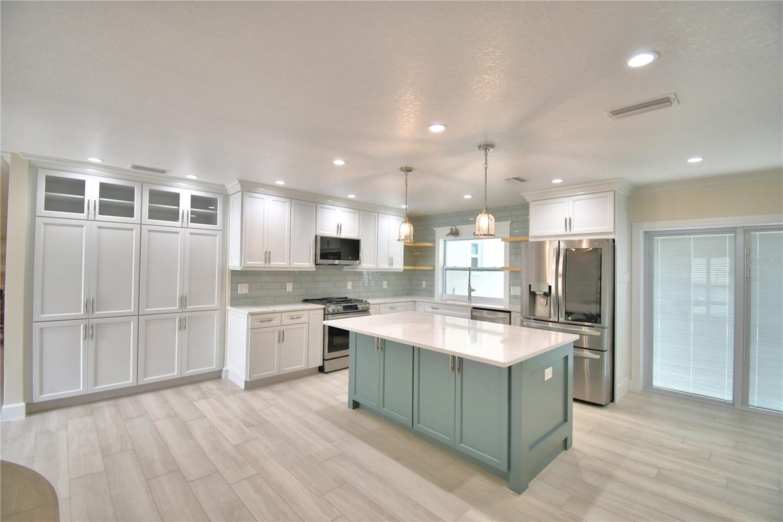 1390 86TH TER N, ST PETERSBURG, FL, 33702
