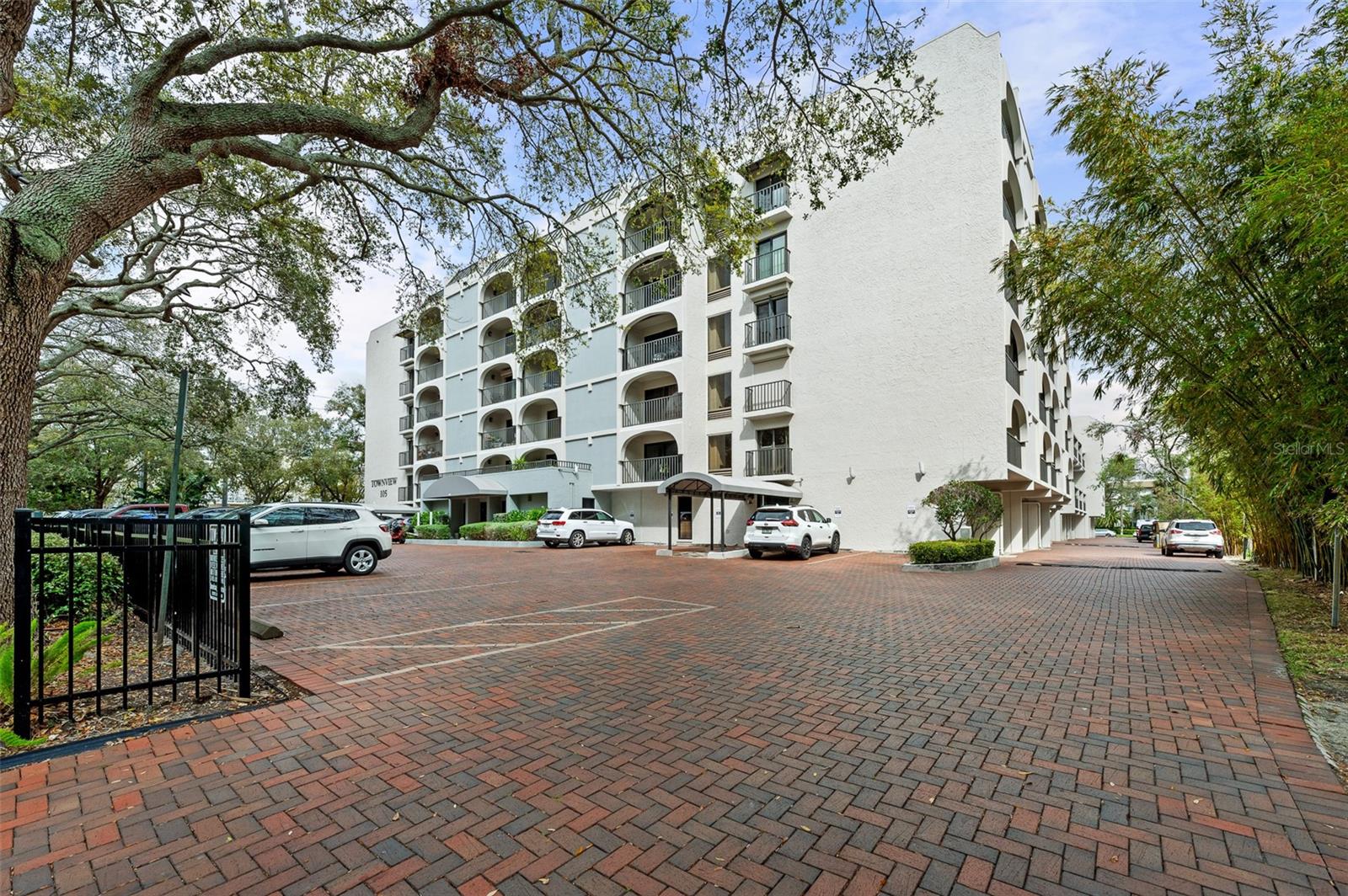 105 4TH AVE NE #405, ST PETERSBURG, FL, 33701