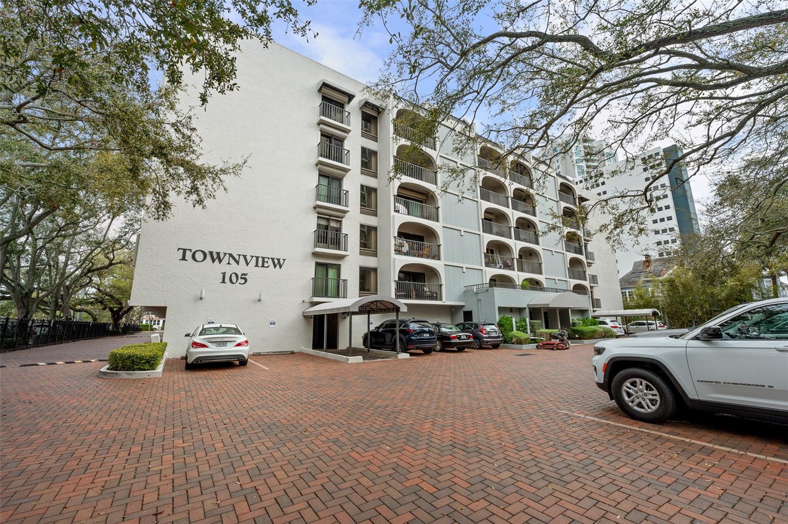 105 4TH AVE NE #405, ST PETERSBURG, FL, 33701