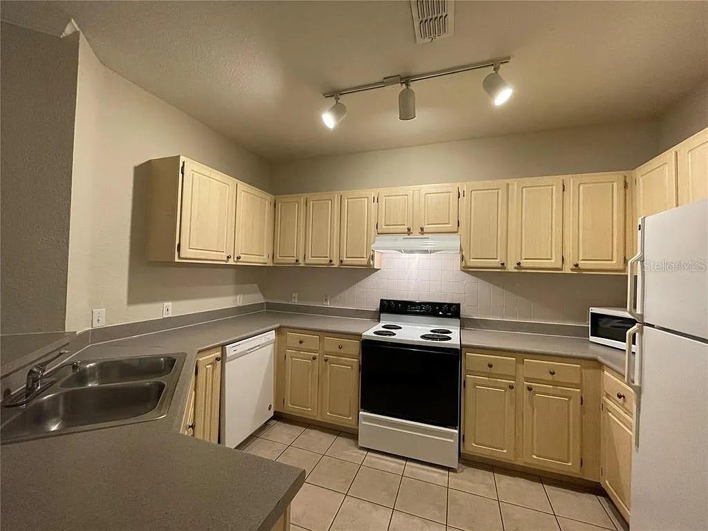 1960 LEGACY COVE DR #1960, MAITLAND, FL, 32751