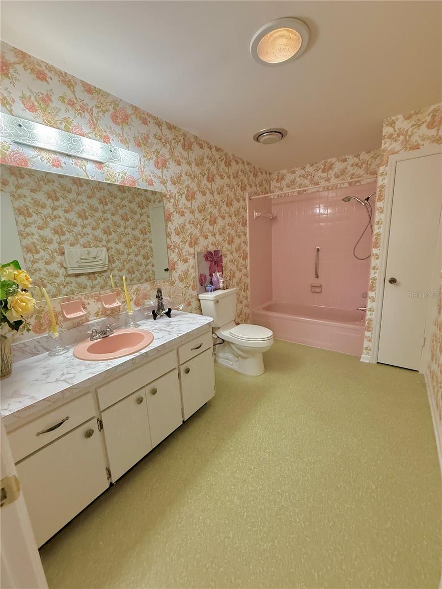 331 CLUB MANOR DR, SUN CITY CENTER, FL, 33573