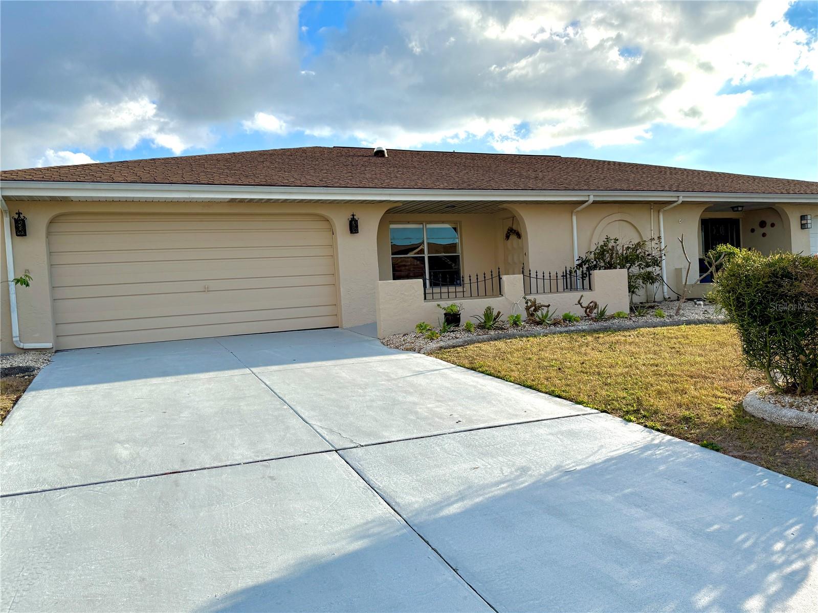 331 CLUB MANOR DR, SUN CITY CENTER, FL, 33573