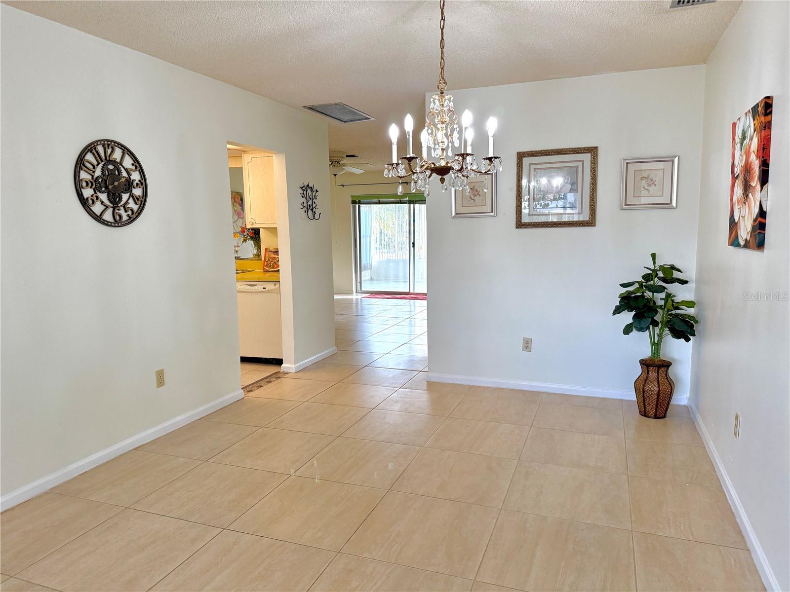331 CLUB MANOR DR, SUN CITY CENTER, FL, 33573