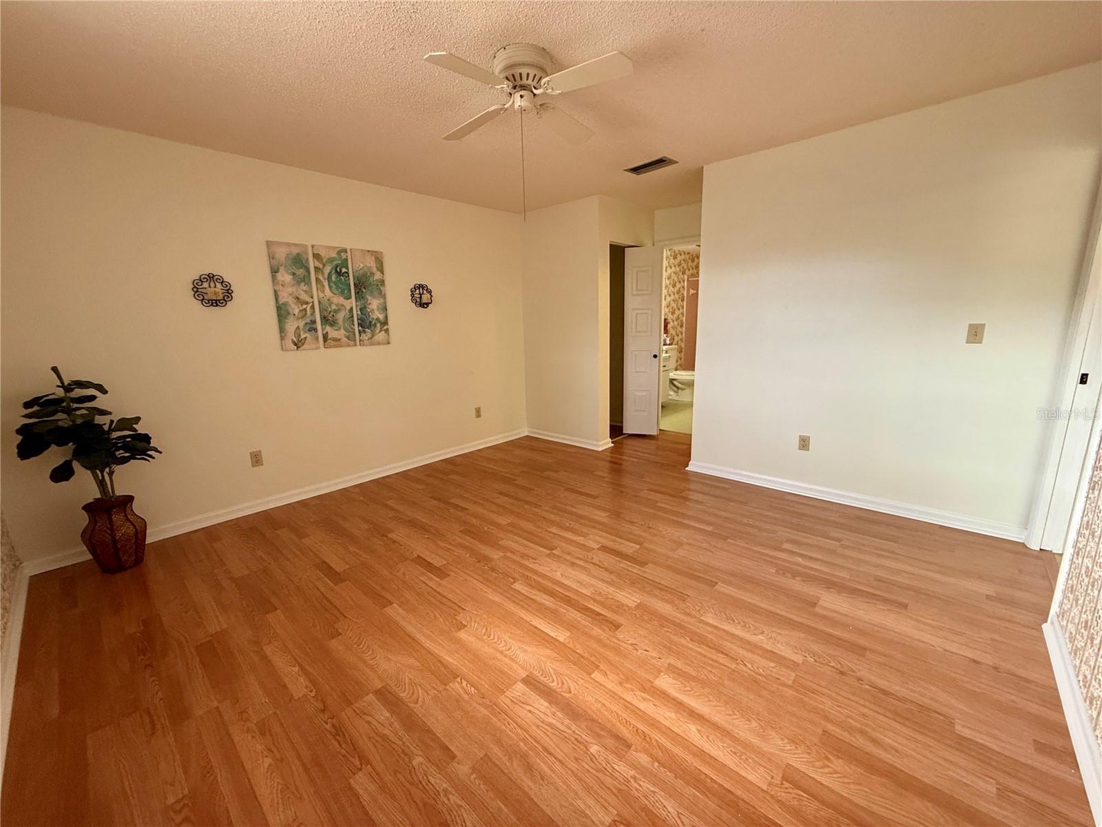 331 CLUB MANOR DR, SUN CITY CENTER, FL, 33573