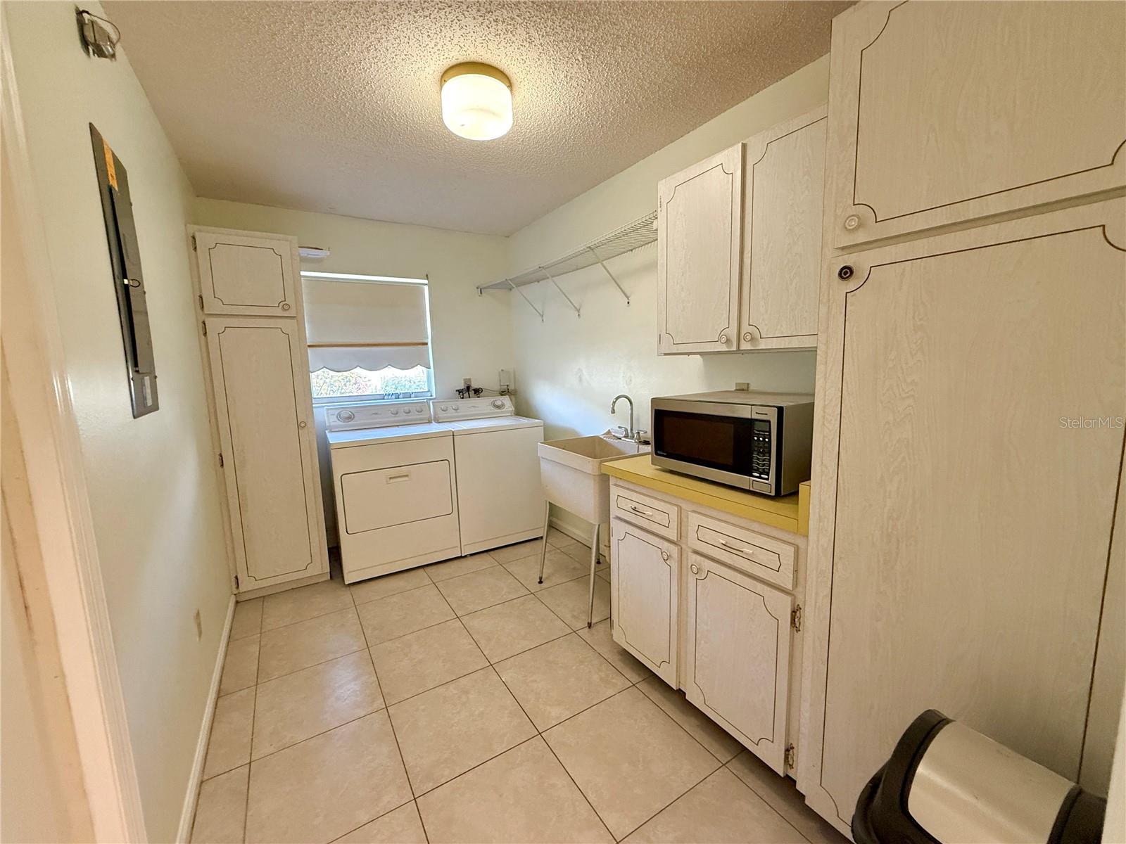 331 CLUB MANOR DR, SUN CITY CENTER, FL, 33573