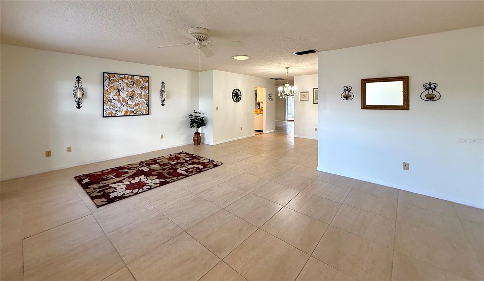 331 CLUB MANOR DR, SUN CITY CENTER, FL, 33573