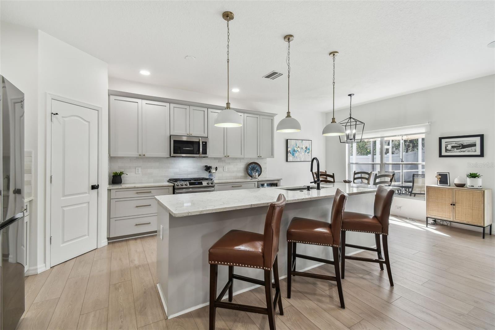 12037 MOUNTBATTEN DR, TAMPA, FL, 33626