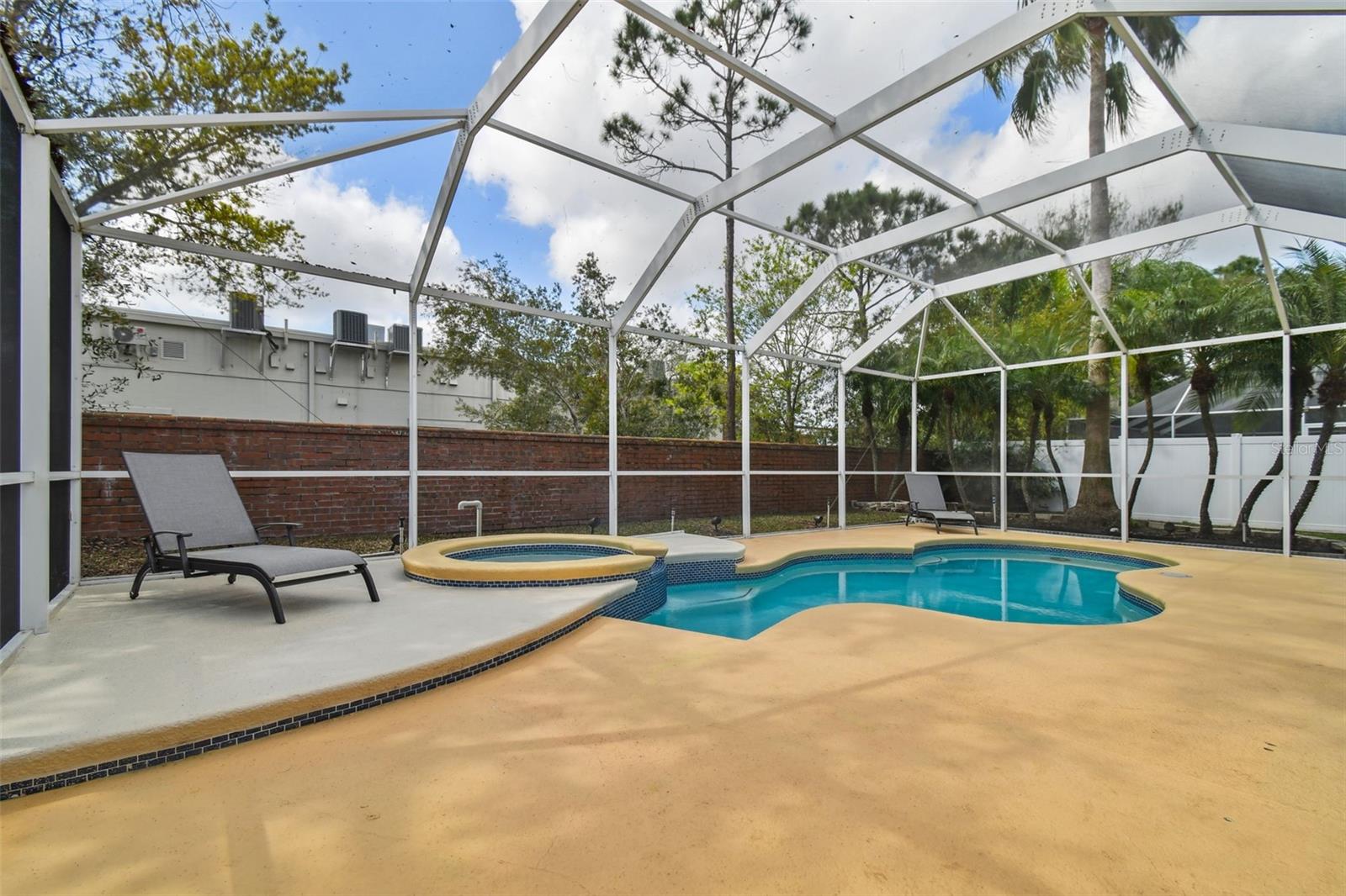 12037 MOUNTBATTEN DR, TAMPA, FL, 33626