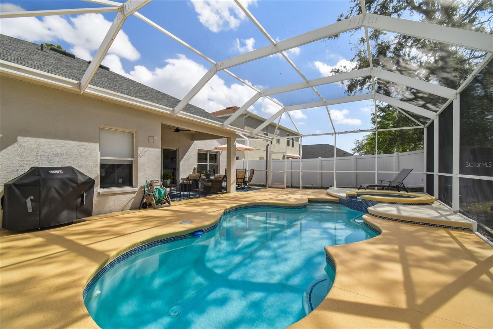 12037 MOUNTBATTEN DR, TAMPA, FL, 33626