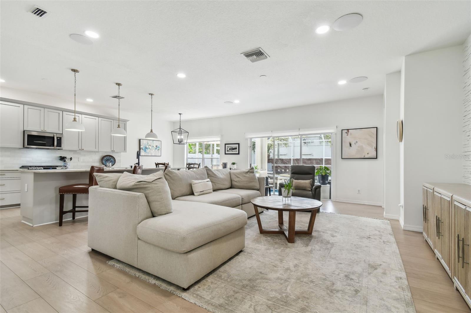 12037 MOUNTBATTEN DR, TAMPA, FL, 33626