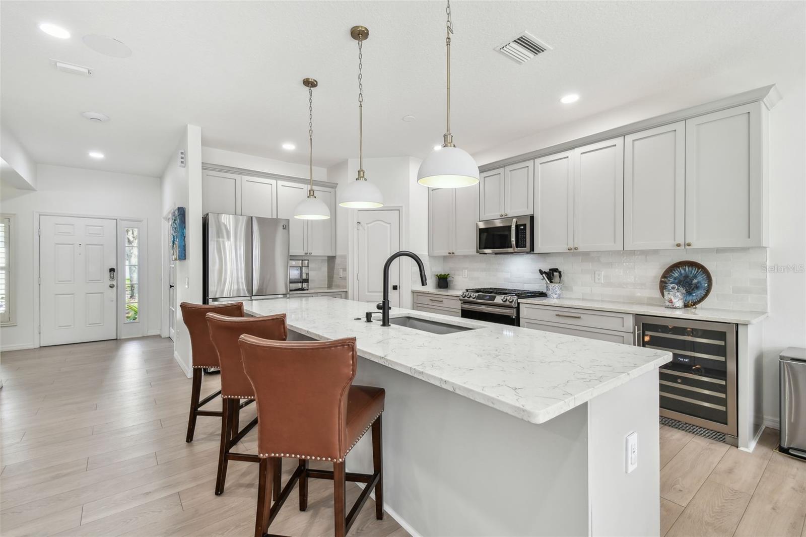12037 MOUNTBATTEN DR, TAMPA, FL, 33626