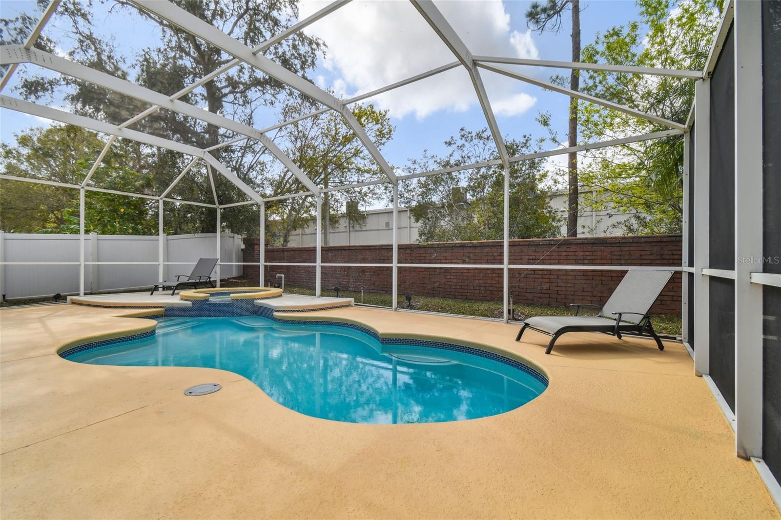 12037 MOUNTBATTEN DR, TAMPA, FL, 33626