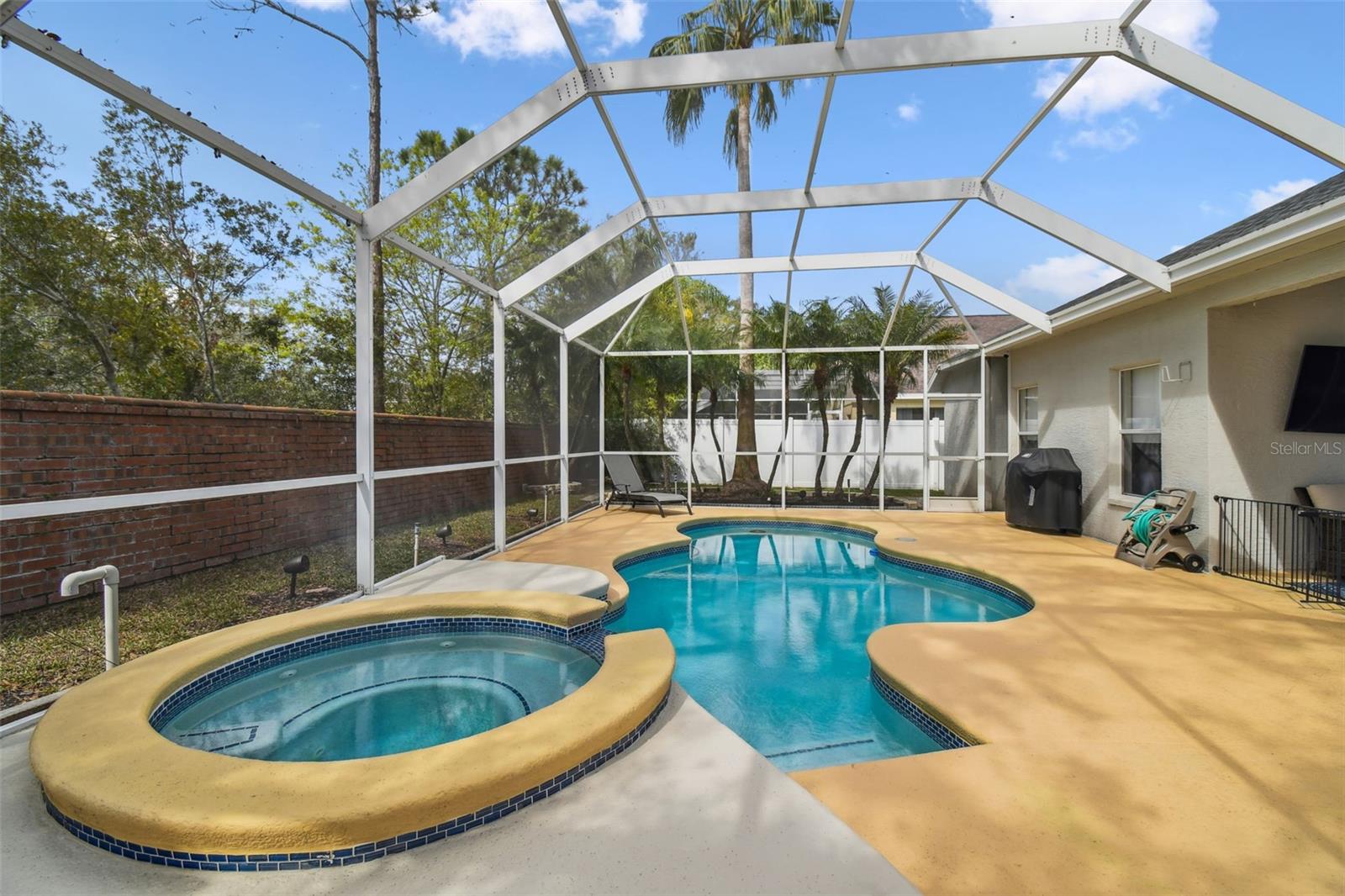 12037 MOUNTBATTEN DR, TAMPA, FL, 33626