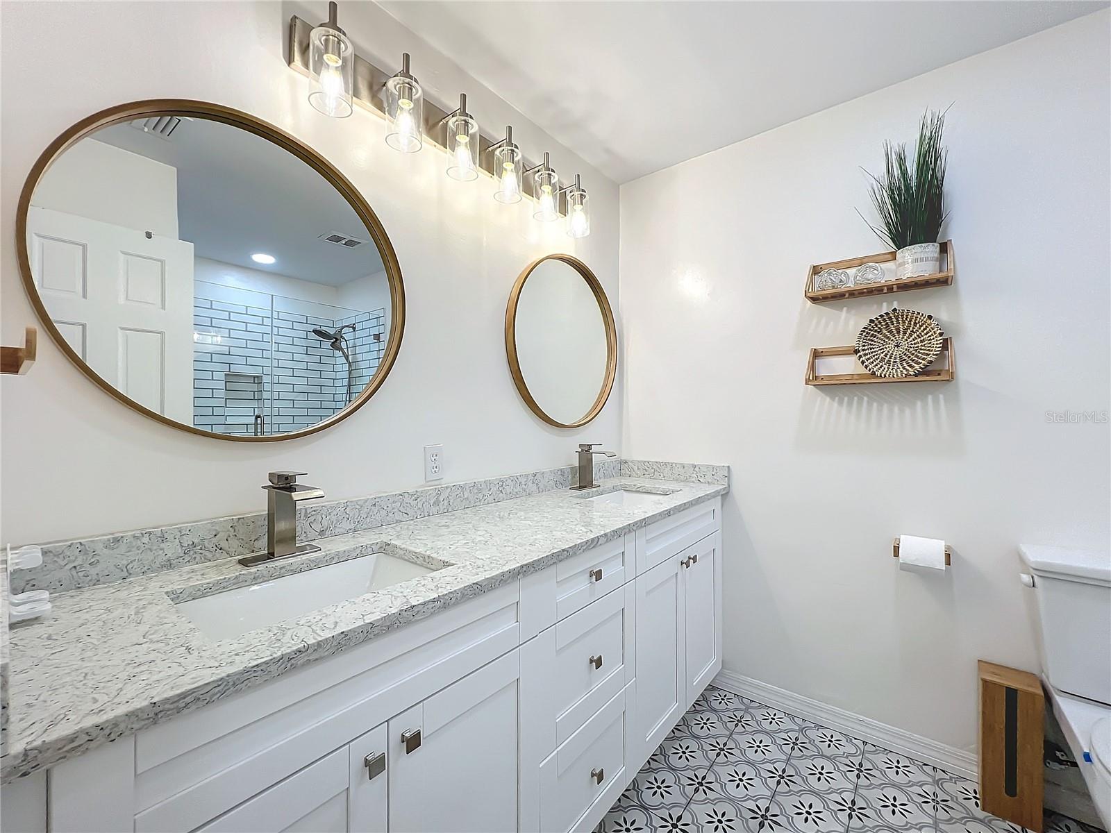 11335 MCMULLEN LOOP, RIVERVIEW, FL, 33569