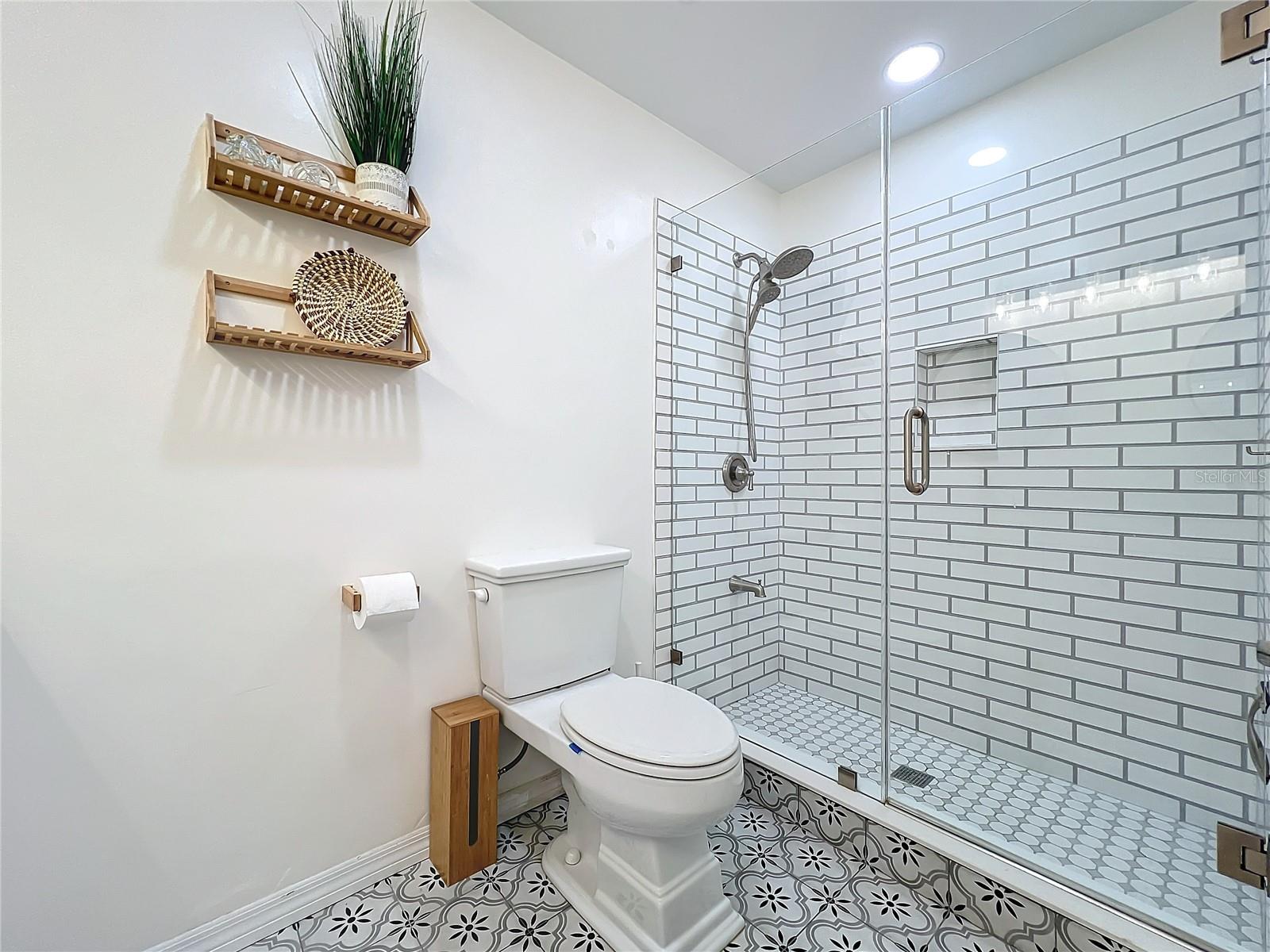 11335 MCMULLEN LOOP, RIVERVIEW, FL, 33569