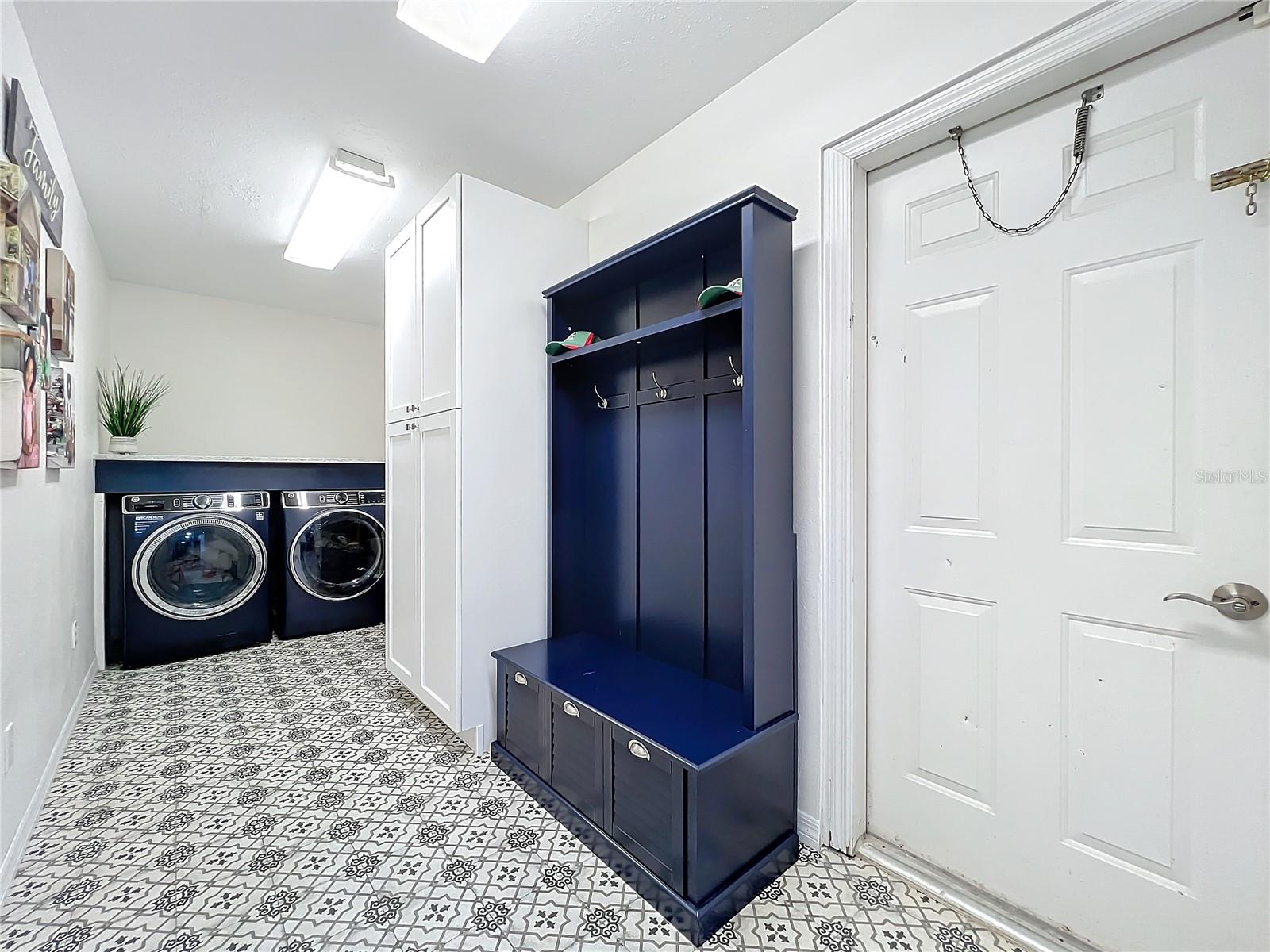 11335 MCMULLEN LOOP, RIVERVIEW, FL, 33569