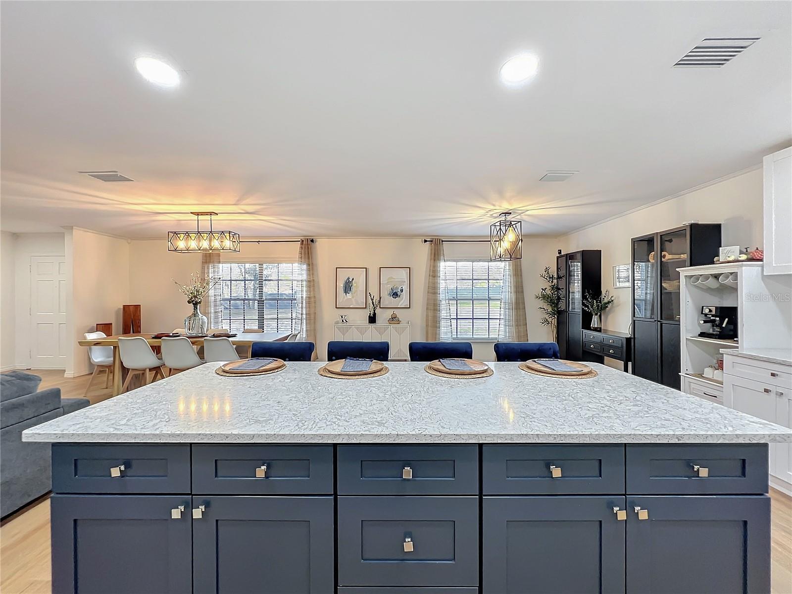 11335 MCMULLEN LOOP, RIVERVIEW, FL, 33569