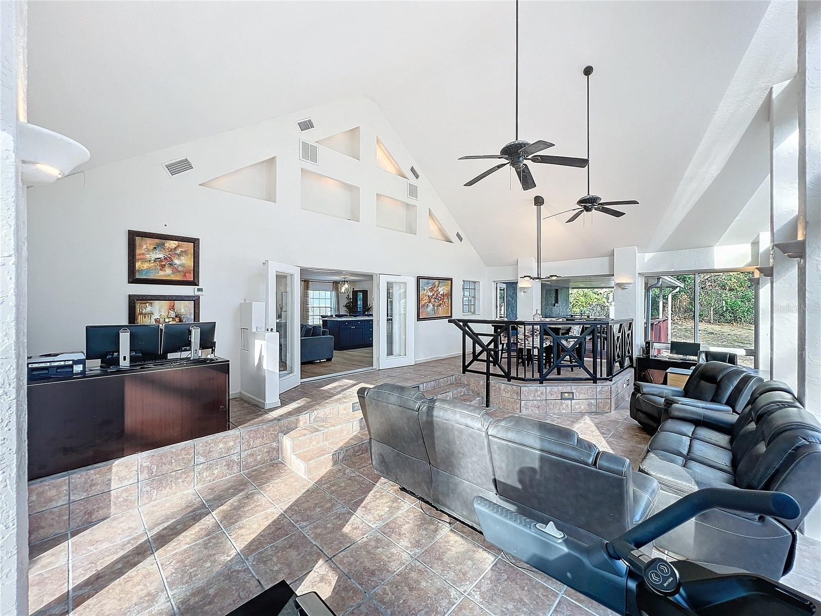 11335 MCMULLEN LOOP, RIVERVIEW, FL, 33569
