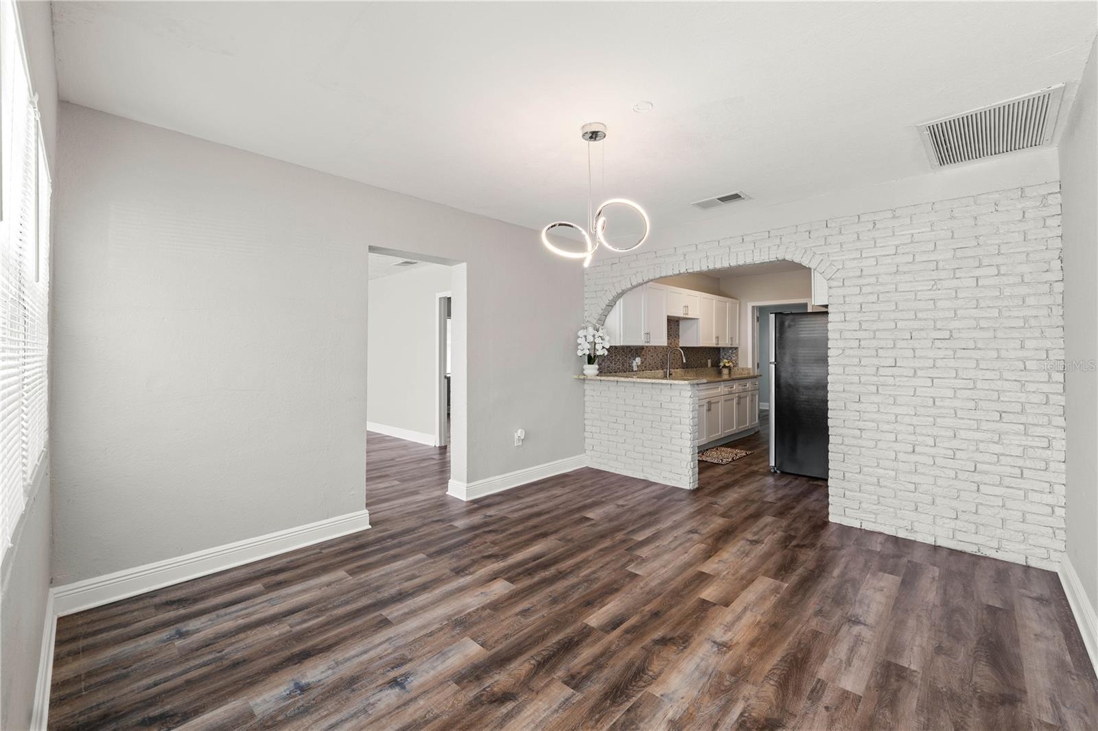 924 N CASTLE CT, TAMPA, FL, 33612