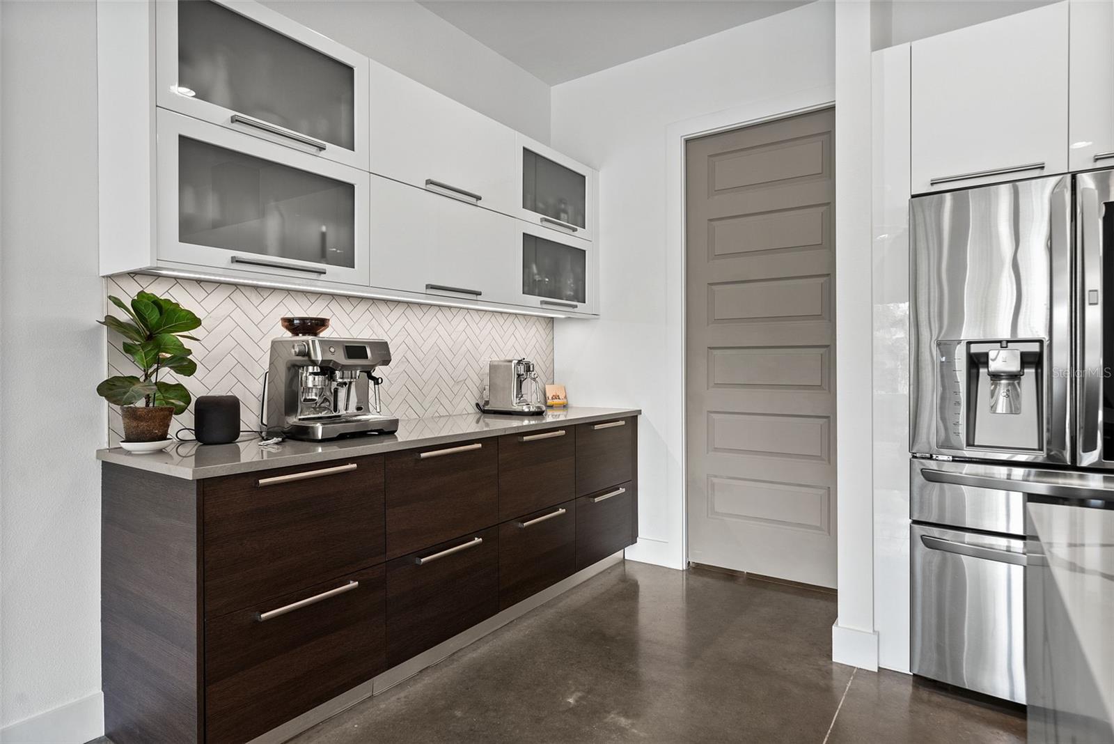 2305 PINE TER, SARASOTA, FL, 34231