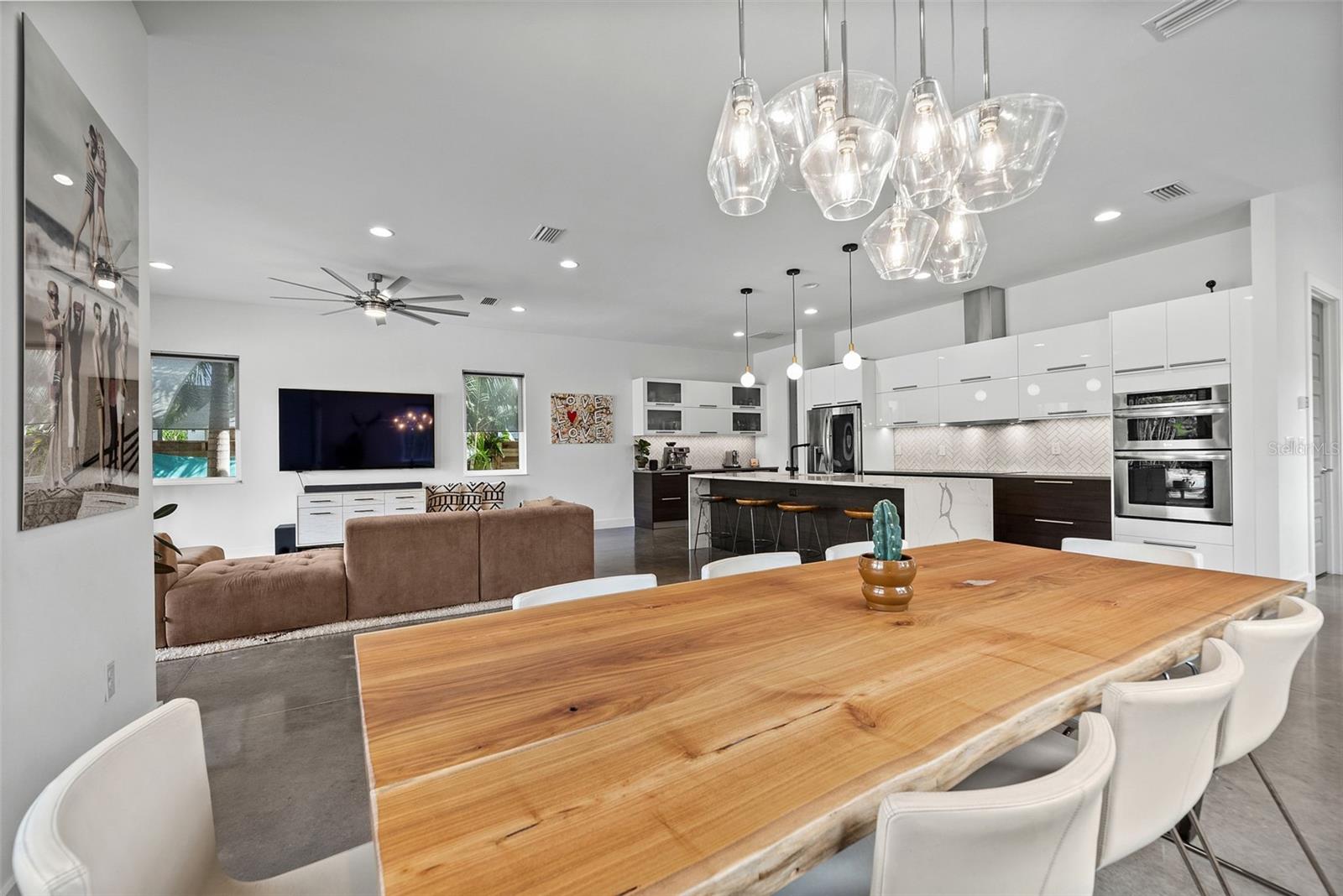 2305 PINE TER, SARASOTA, FL, 34231