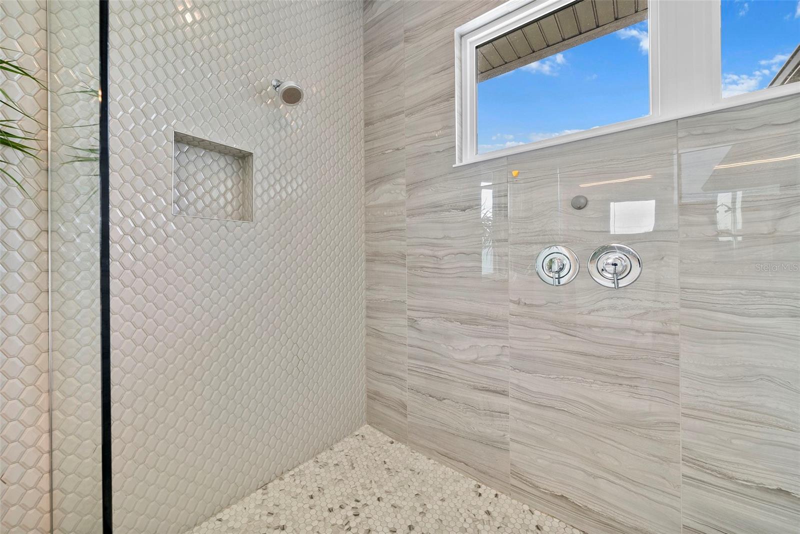 2305 PINE TER, SARASOTA, FL, 34231