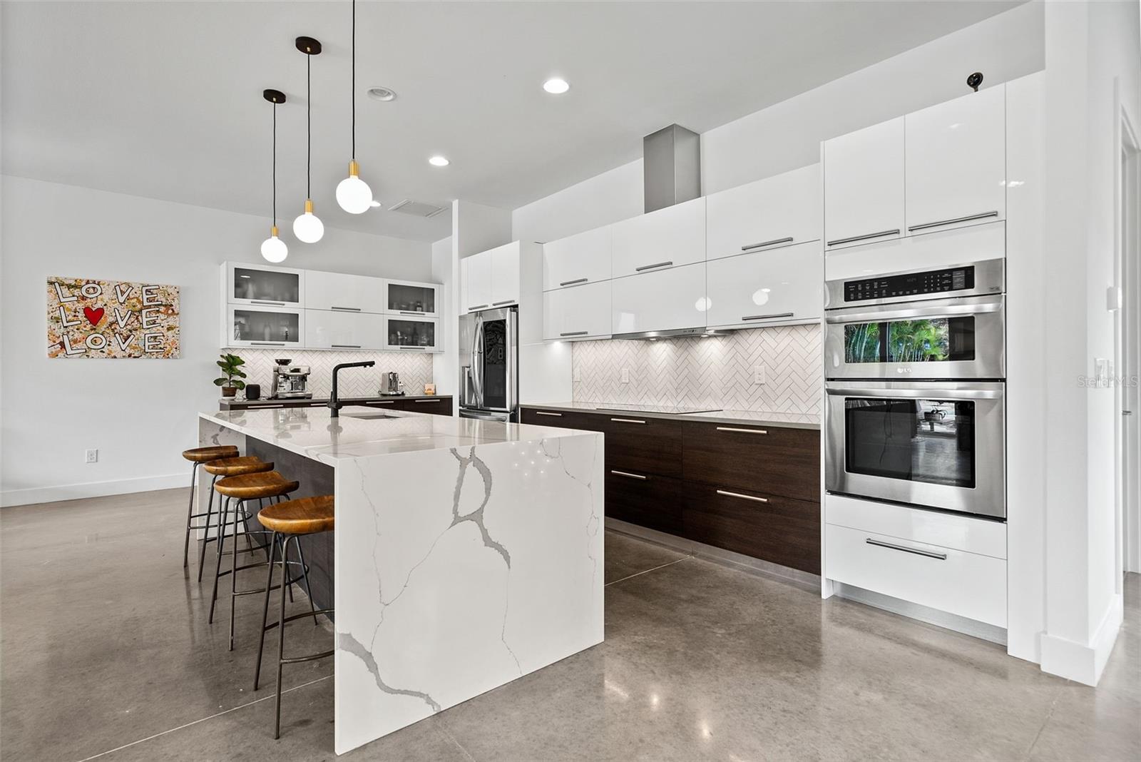 2305 PINE TER, SARASOTA, FL, 34231
