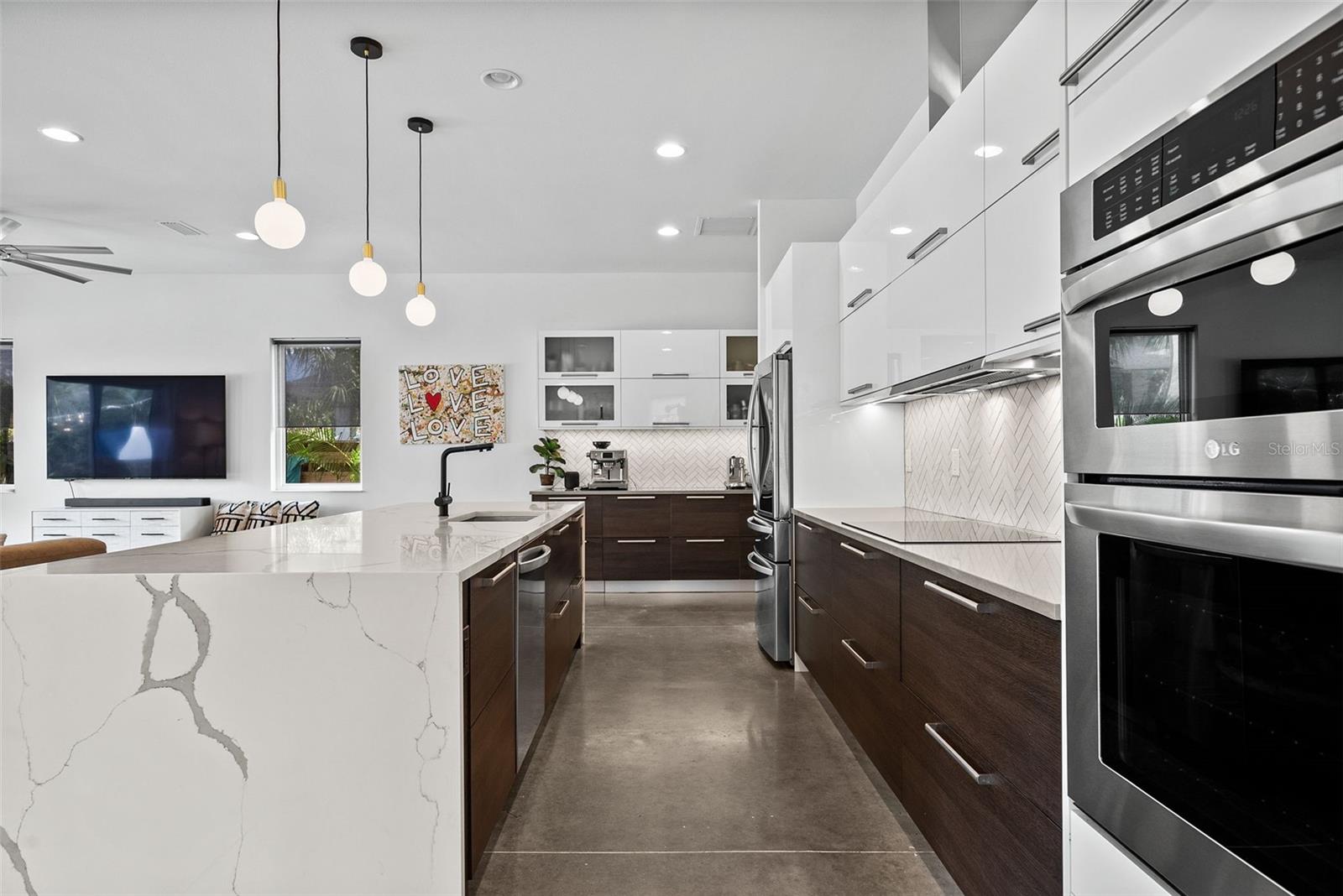 2305 PINE TER, SARASOTA, FL, 34231